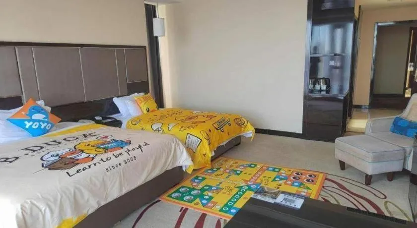 Bed in Pacific Regency Hotel Shenyang