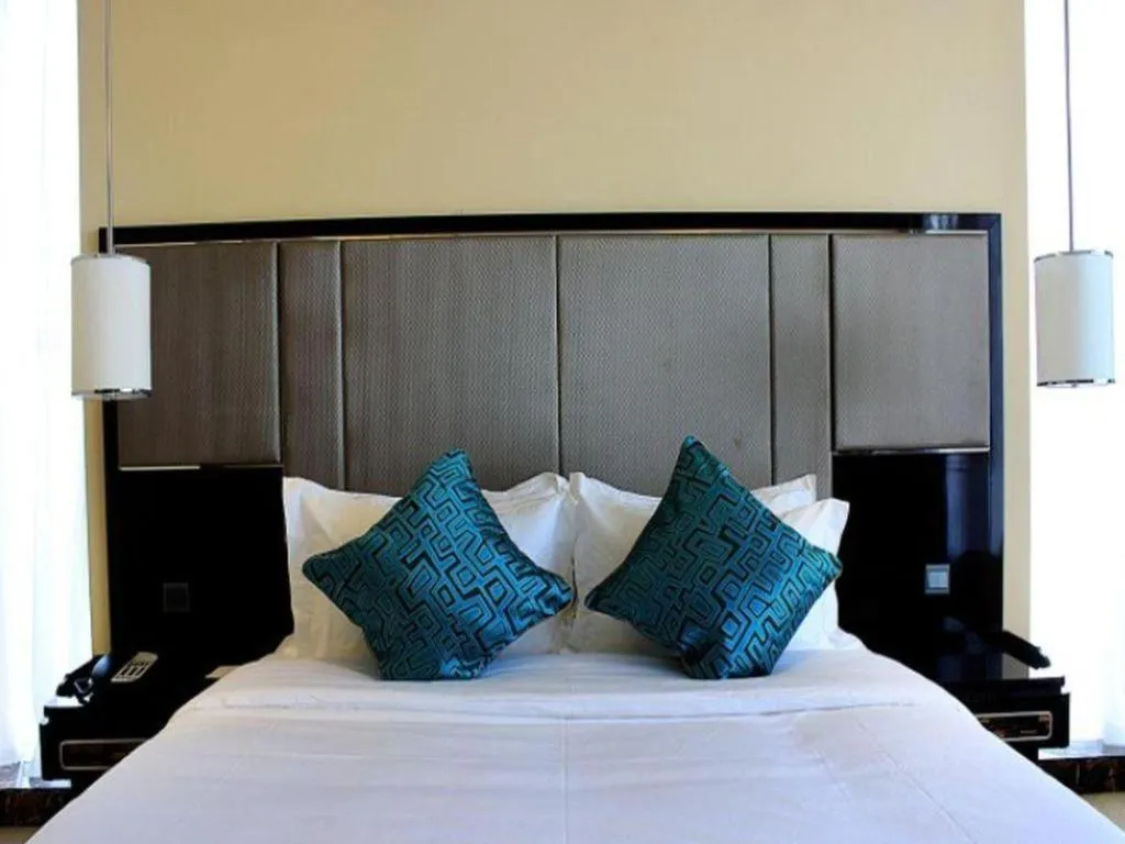 Bed in Pacific Regency Hotel Shenyang