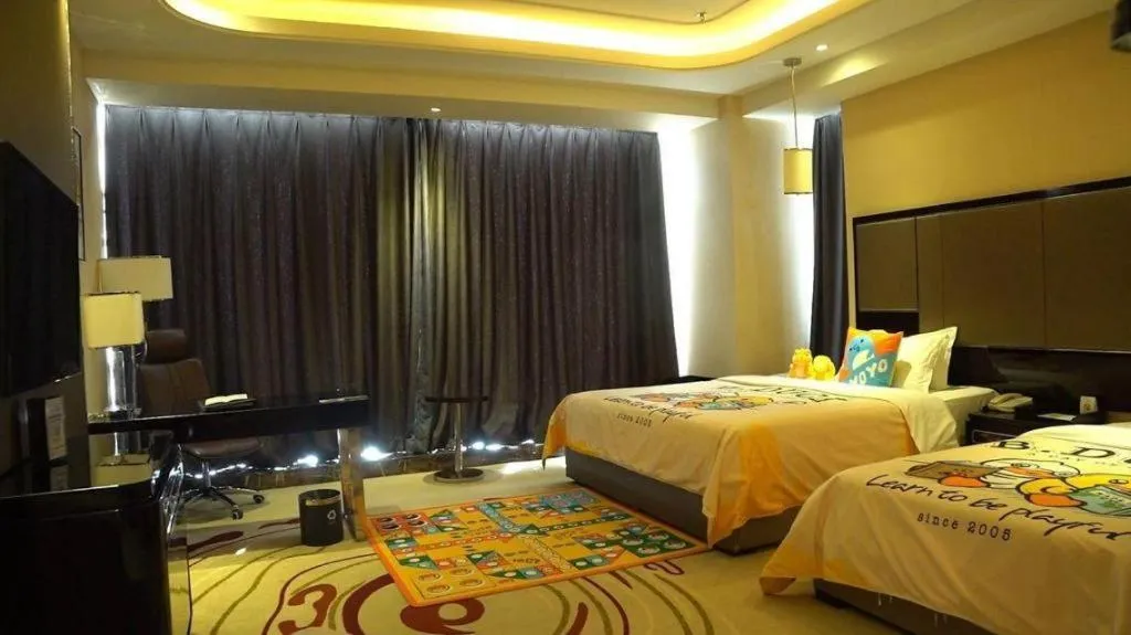 Bed in Pacific Regency Hotel Shenyang