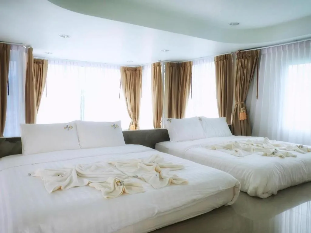 Bed in The Key Hotel