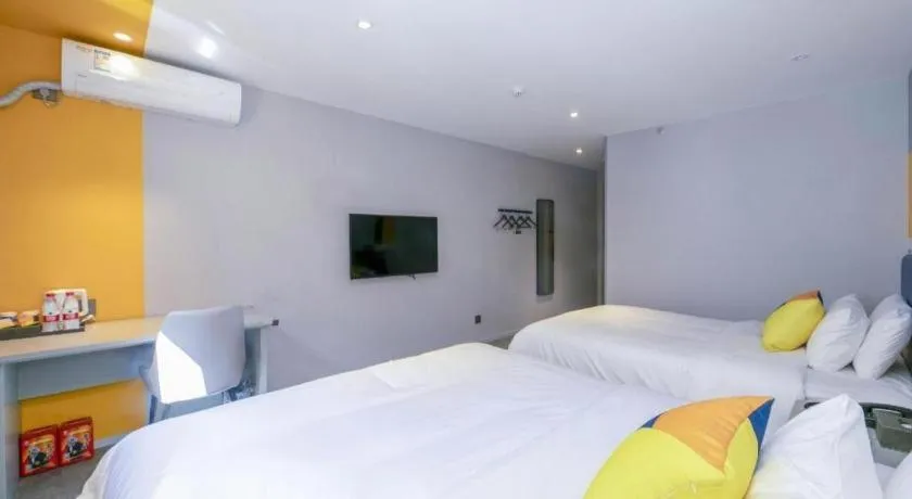 Bed in 7 Days Inn Beijing Tongzhou Universal Studio Linheli Metro Station