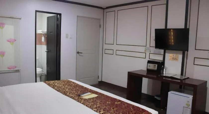 Bed in Horizon Hotel