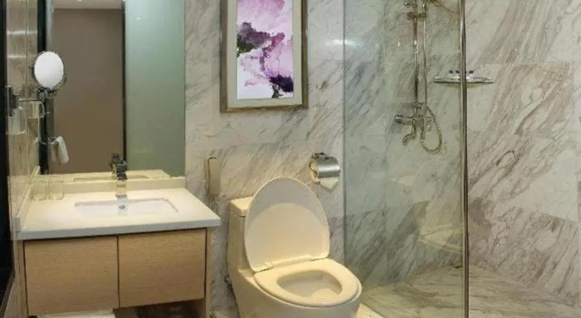 Lavande Hotel Wuhan Wujia Mountain Branch