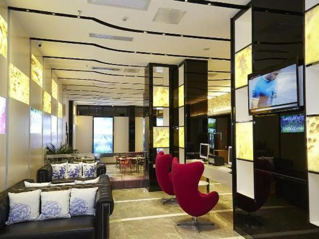 Lavande Hotel Wuhan Wujia Mountain Branch