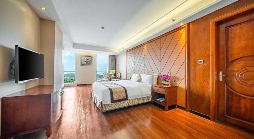 Bed in Auspicious Hotel