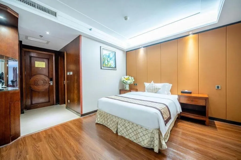 Bed in Auspicious Hotel