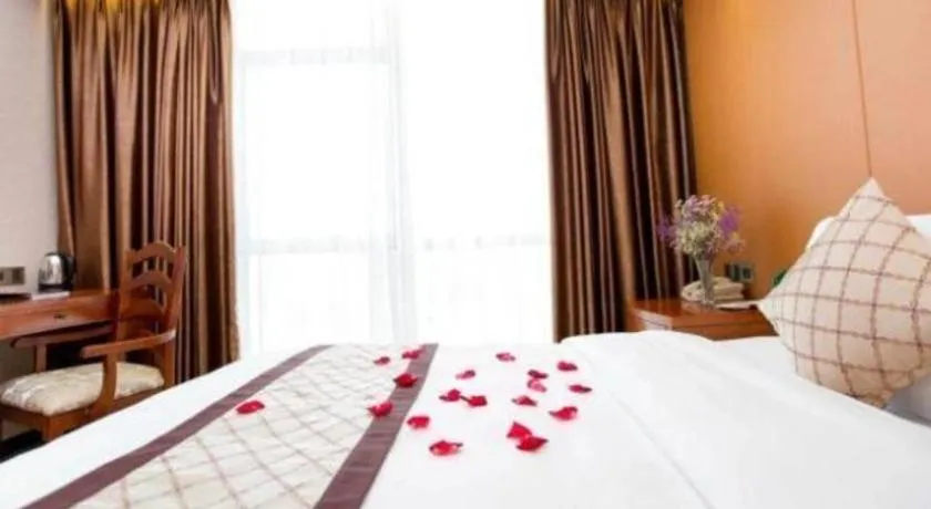 Bed in Auspicious Hotel