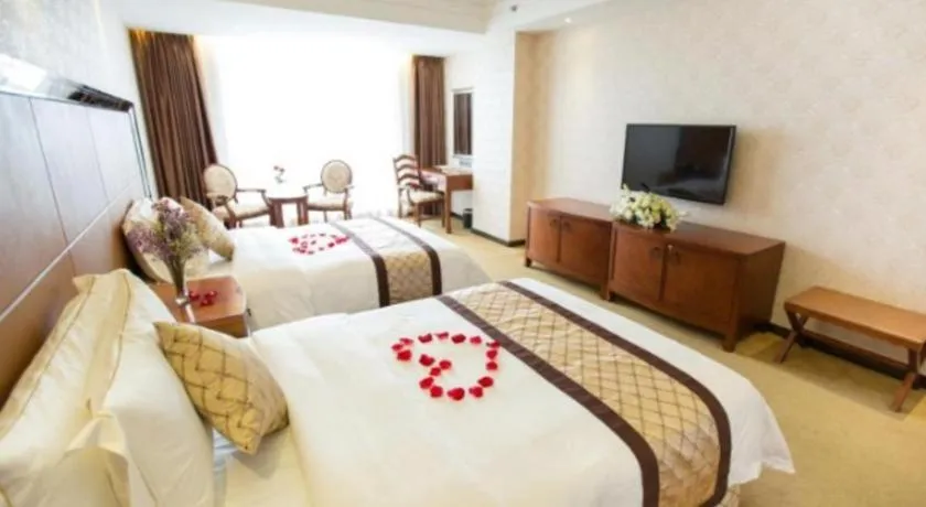 Bed in Auspicious Hotel