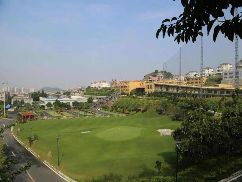 Fuzhou Chuanjie Hotspring and Golf Club Hotel