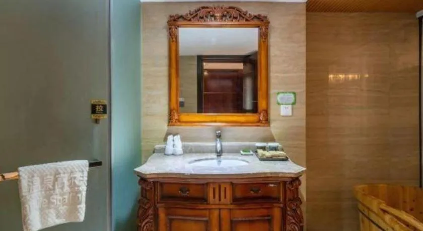 Fuzhou Chuanjie Hotspring and Golf Club Hotel