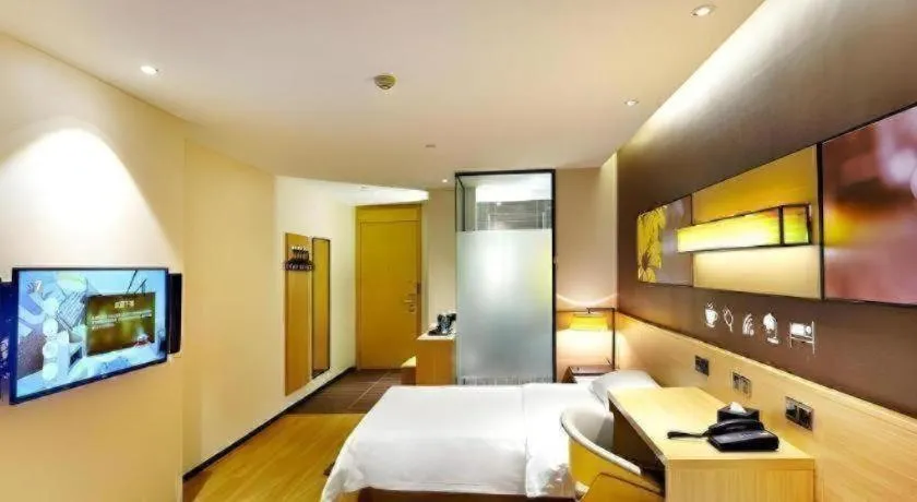 Bed in 7 Days Premium Tongliao Train Station Branch