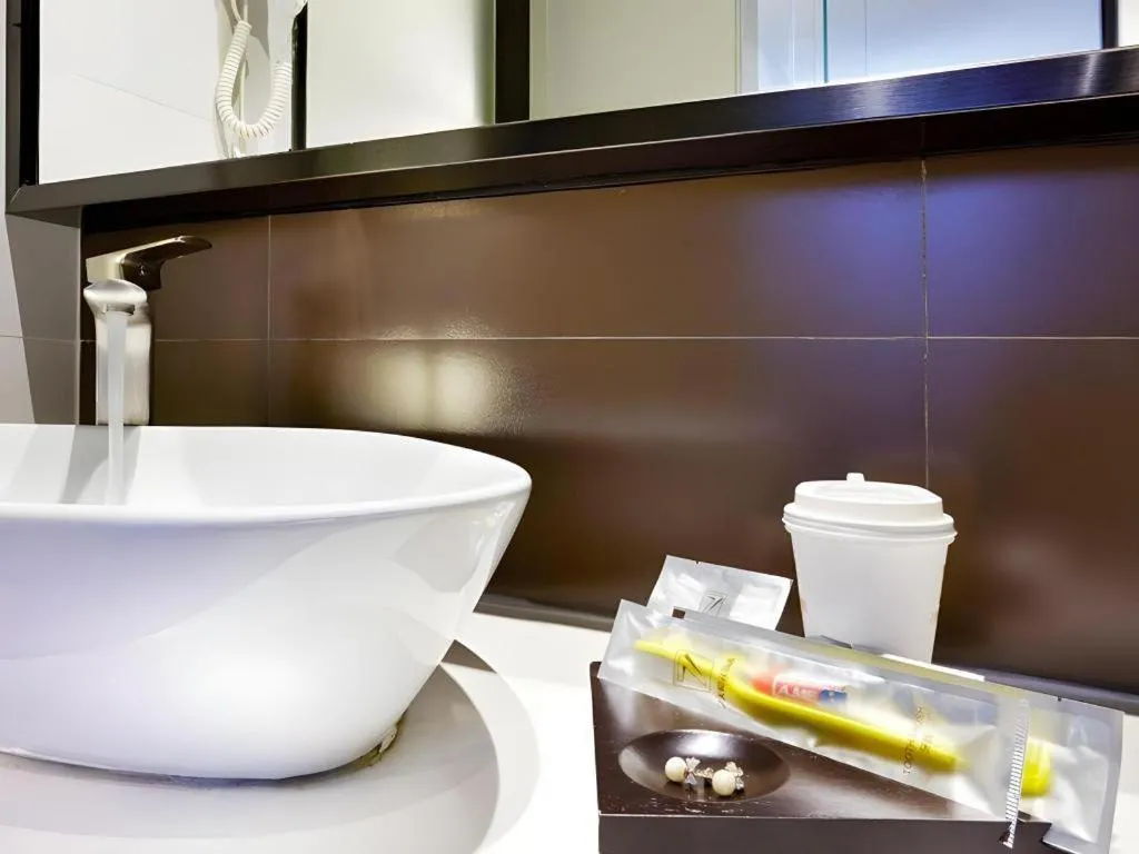 7 Days Premium Tongliao Train Station Branch