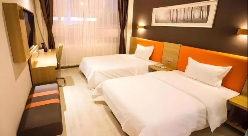 Bed in 7 Days Premium Tongliao Train Station Branch