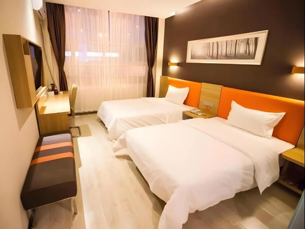 Bed in 7 Days Premium Tongliao Train Station Branch