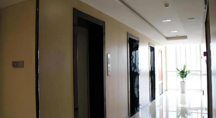 7 Days Premium Jingjiang Fuhai New World Automobile Terminal Branch