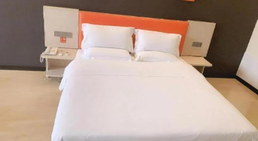Bed in 7 Days Premium Jingjiang Fuhai New World Automobile Terminal Branch