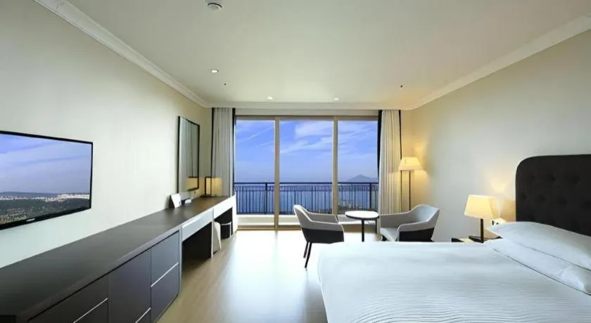 Bed in Jeju Booyoung Hotel