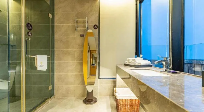 Qingdao Elegance Hotel