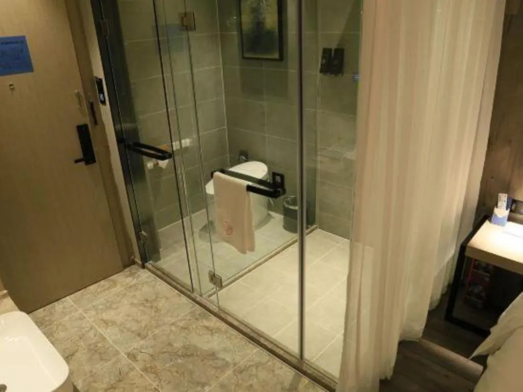 Qingdao Elegance Hotel