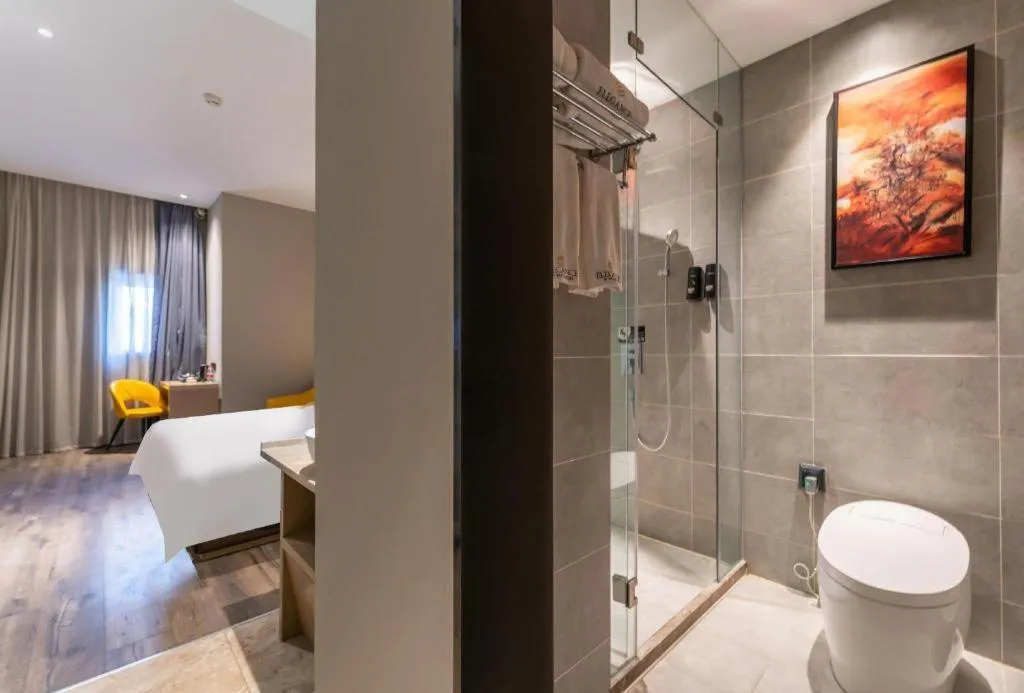 Qingdao Elegance Hotel