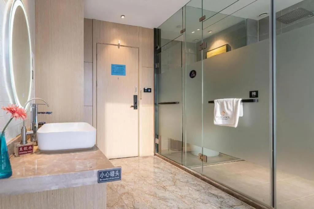 Qingdao Elegance Hotel