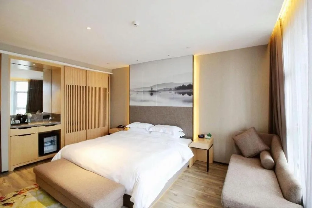 Bed in Qingdao Elegance Hotel