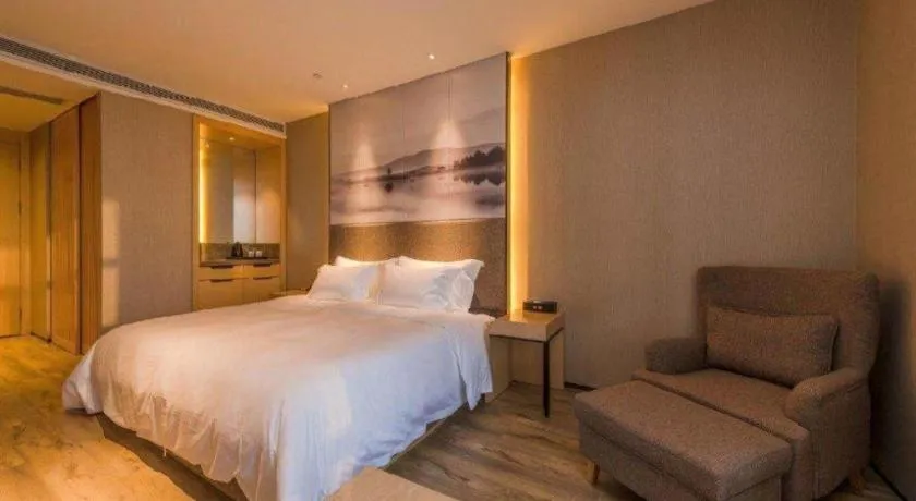 Bed in Qingdao Elegance Hotel