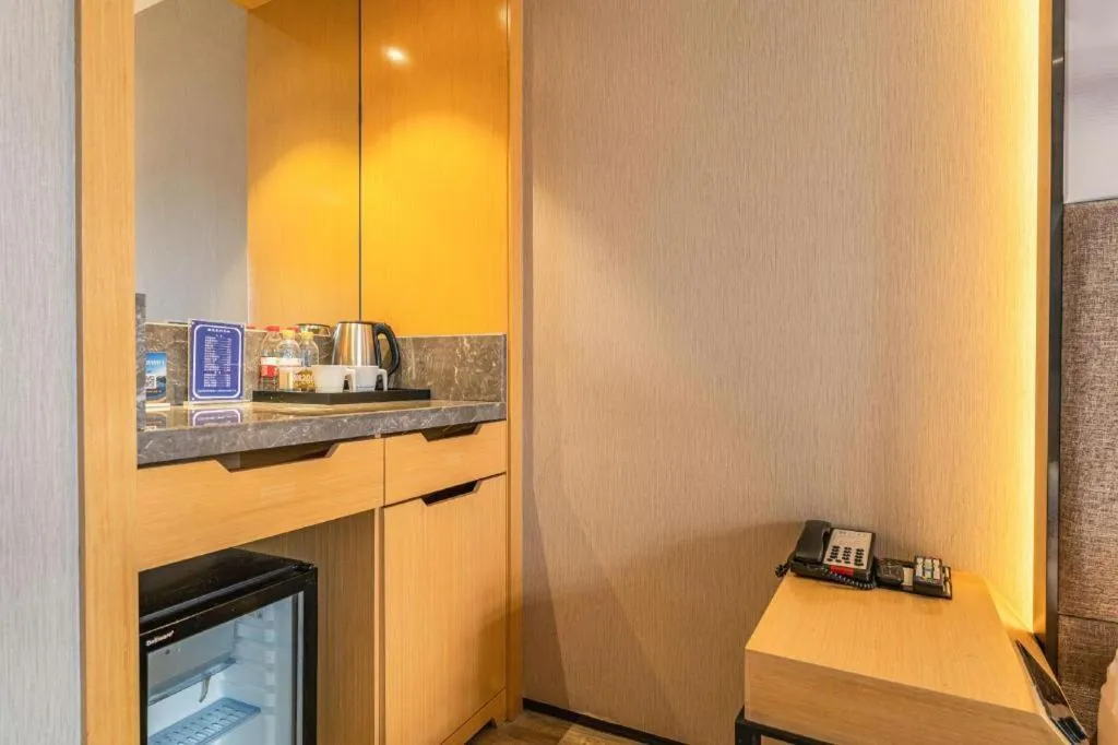 Qingdao Elegance Hotel