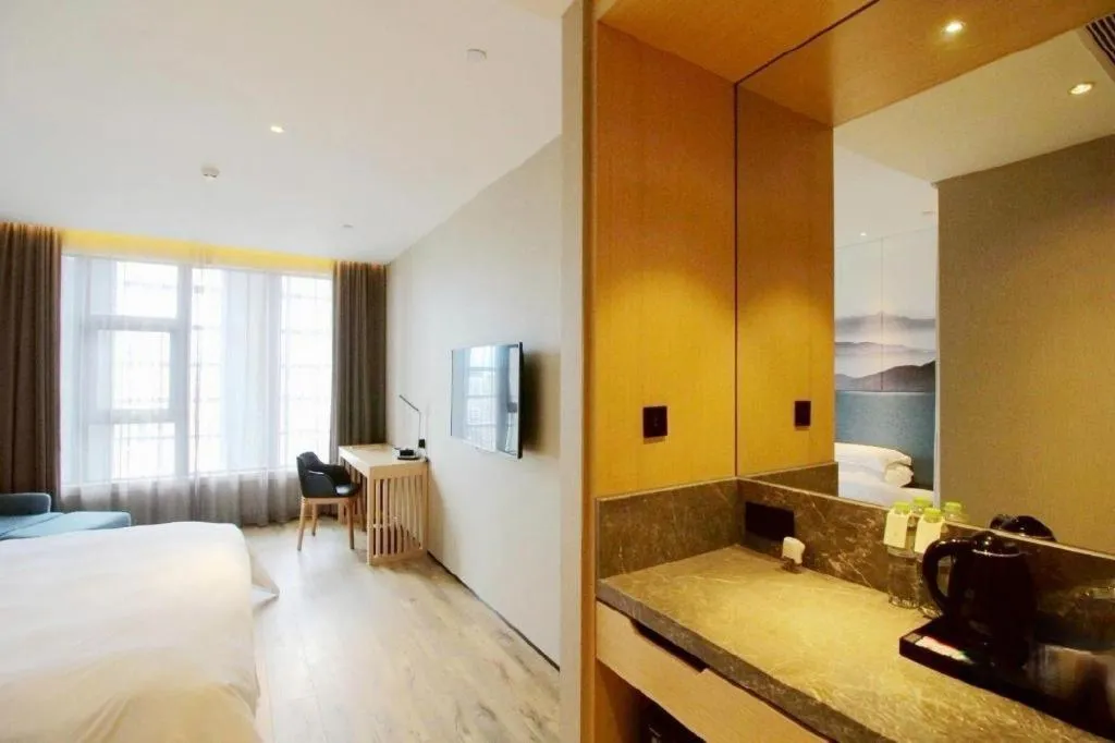 Bed in Qingdao Elegance Hotel