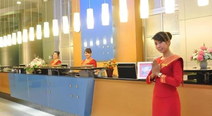 Mayflower Grande Hotel