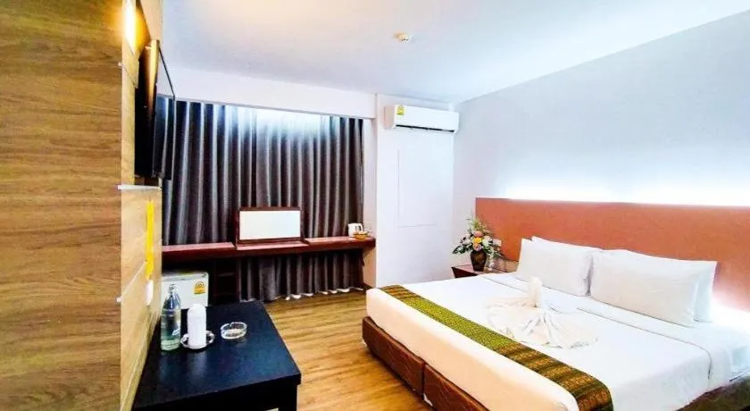 Bed in Mayflower Grande Hotel