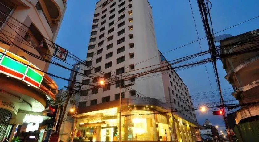 Mayflower Grande Hotel