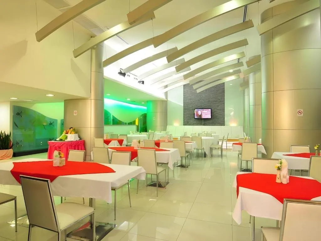 Mayflower Grande Hotel