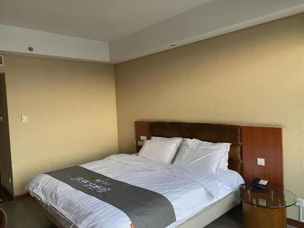 Bed in Qingdao TianRun JinWang Hotel