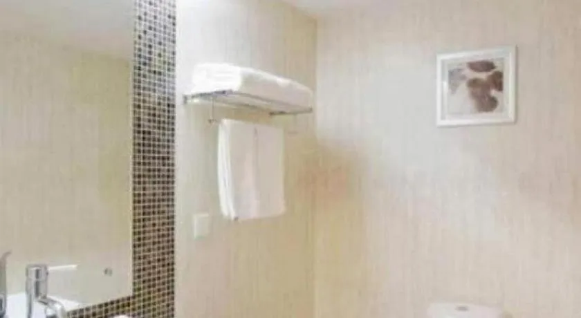 Qingdao TianRun JinWang Hotel