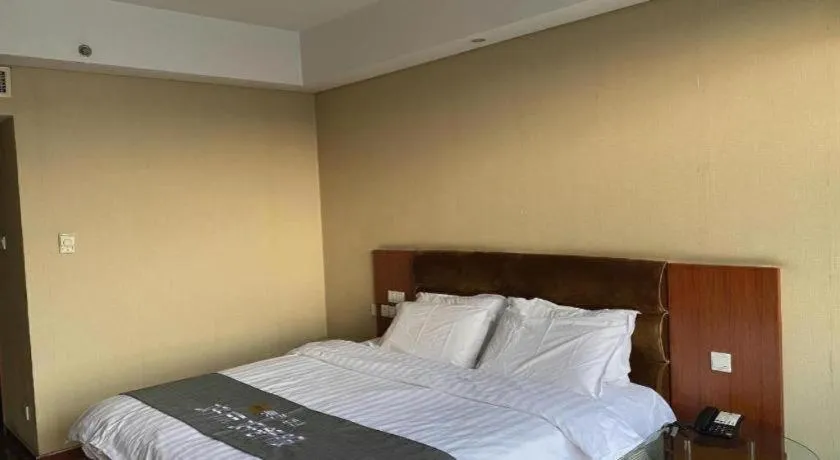 Bed in Qingdao TianRun JinWang Hotel