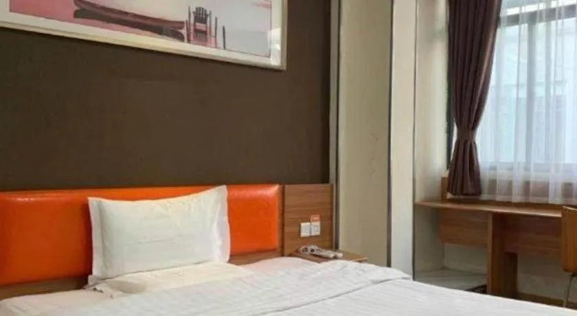 Bed in 7 Days Inn Yingshang Lanxing Building Materials Market