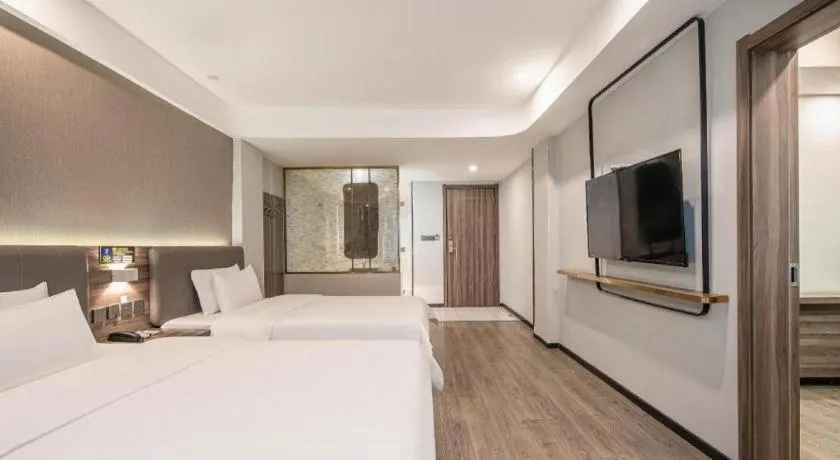 Bed in 7 Days Inn Yingshang Lanxing Building Materials Market