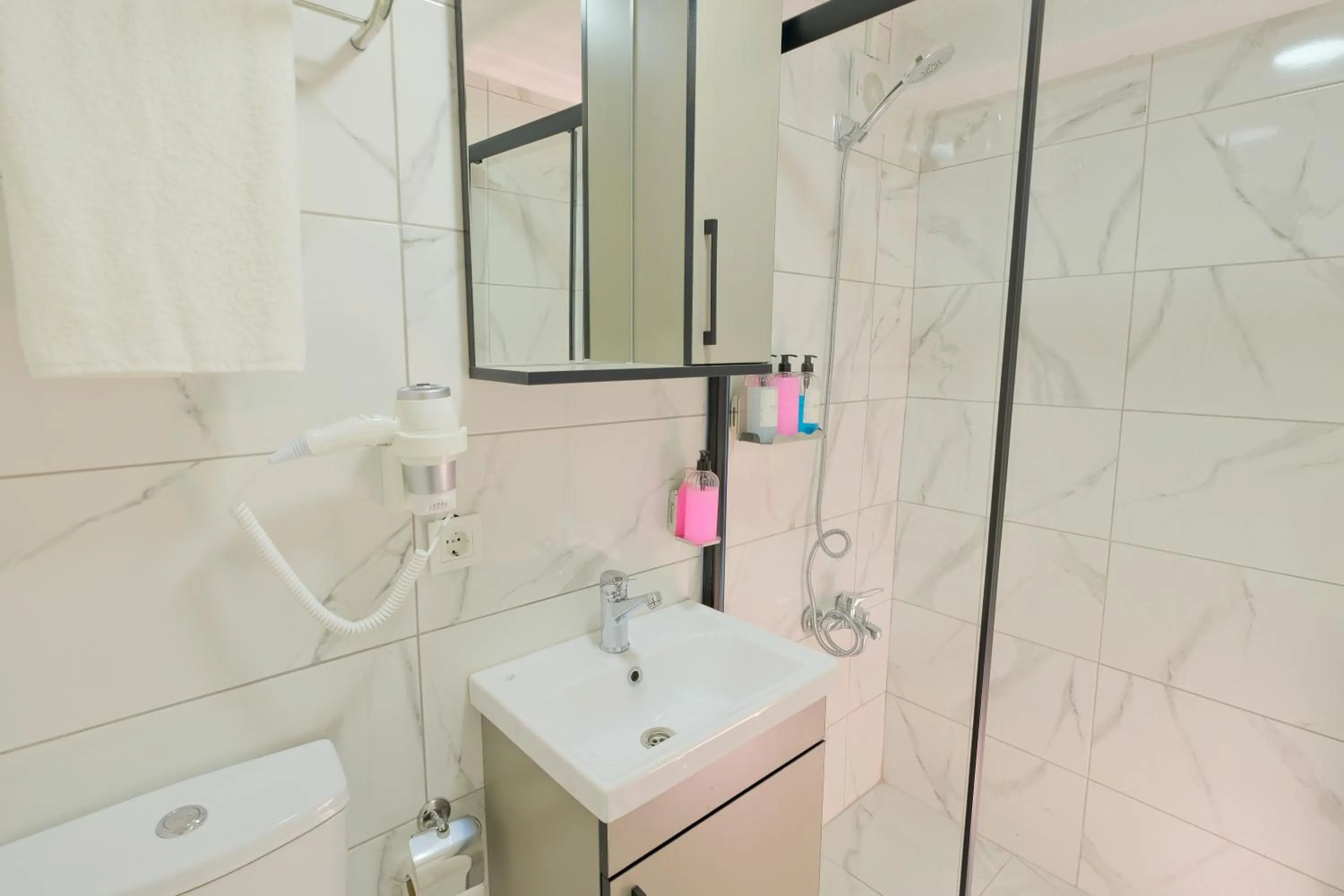 Shower in Lucky Hotel İstanbul