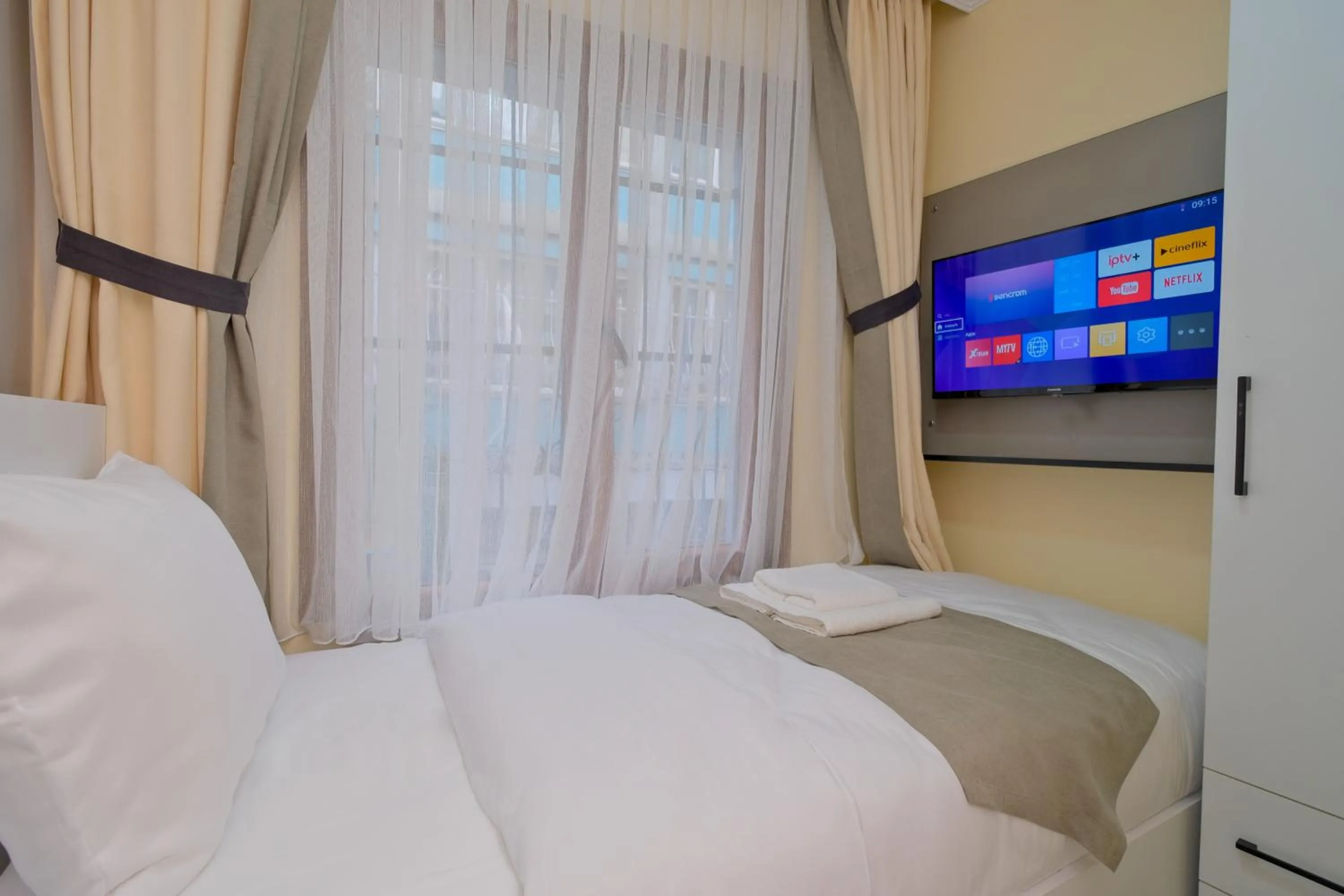 Bed in Lucky Hotel İstanbul