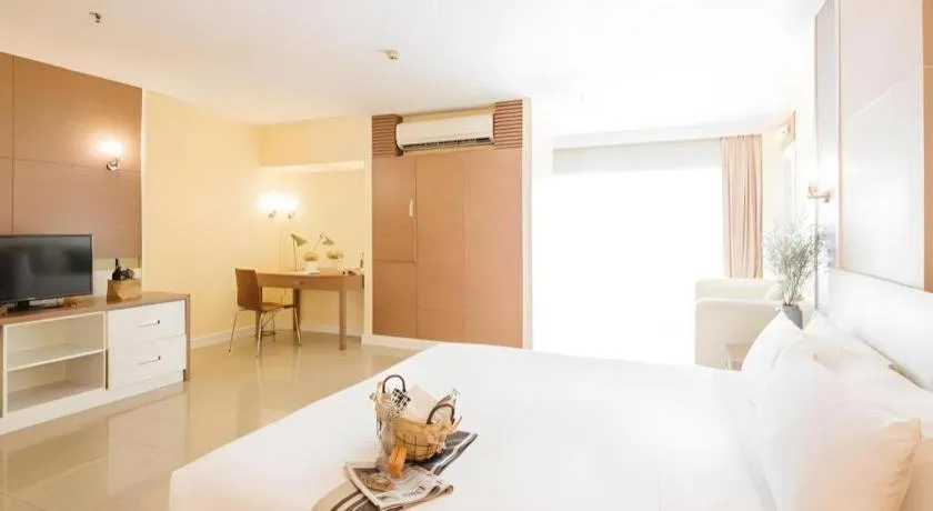 Bed in Clef Hotel Bangkok