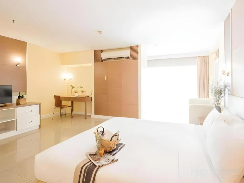 Bed in Clef Hotel Bangkok