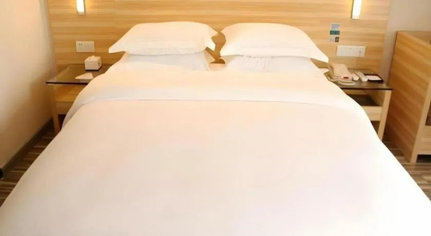 Bed in City Comfort Inn Zhongshan Lihe Square Walmart Branch