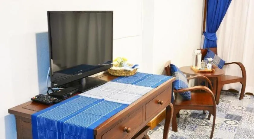 Bed in The Indigo House Phrae