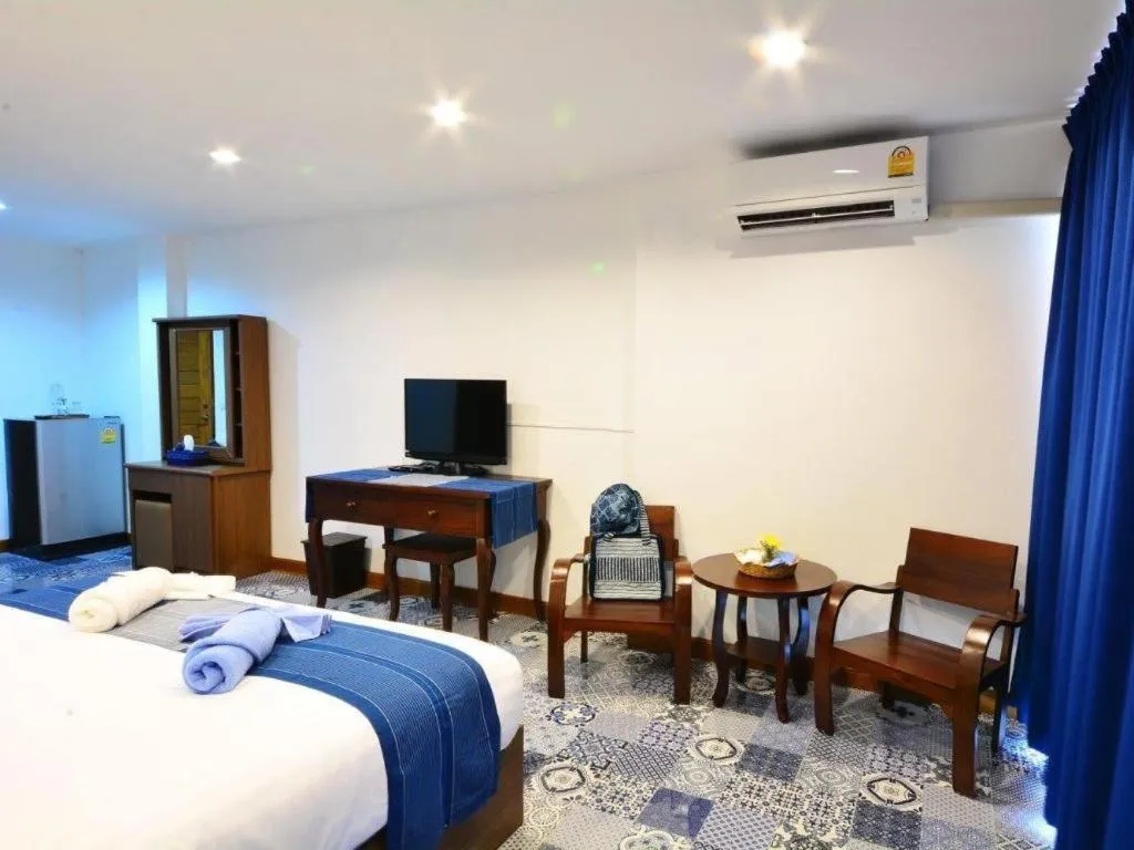 Bed in The Indigo House Phrae