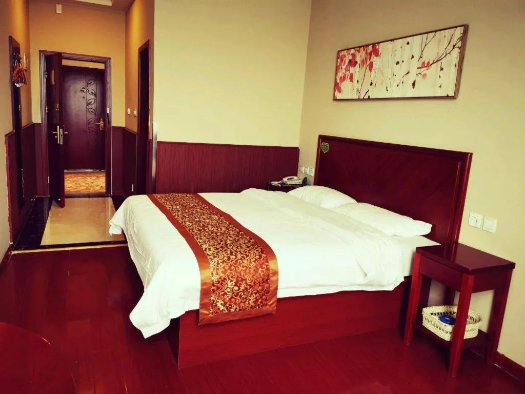Bed in GreenTree Inn Shandong Yuncheng Ximen Street Songjiang Kung Fu School Business Hotel