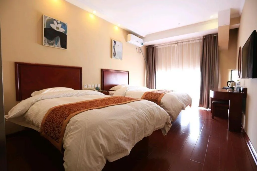 Bed in GreenTree Inn Shandong Yuncheng Ximen Street Songjiang Kung Fu School Business Hotel