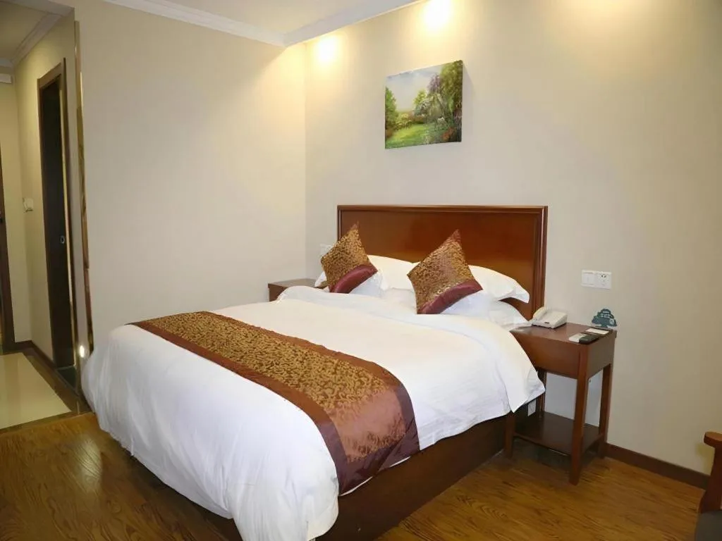 Bed in GreenTree Inn Shandong Yuncheng Ximen Street Songjiang Kung Fu School Business Hotel