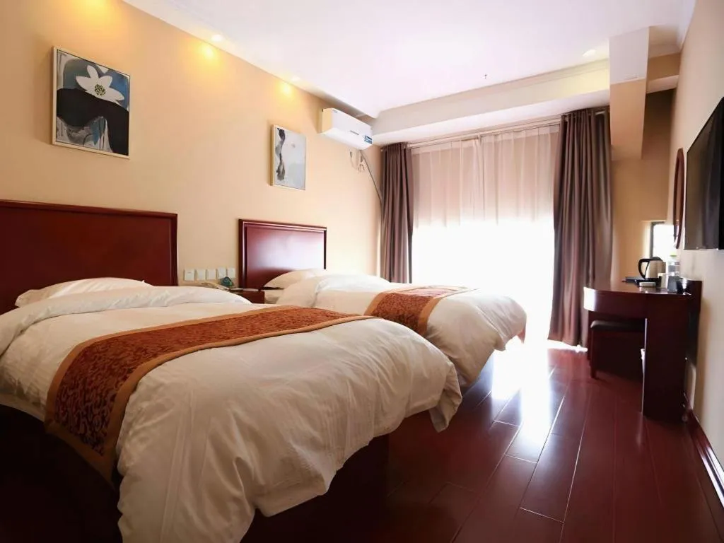 Bed in GreenTree Inn Shandong Yuncheng Ximen Street Songjiang Kung Fu School Business Hotel