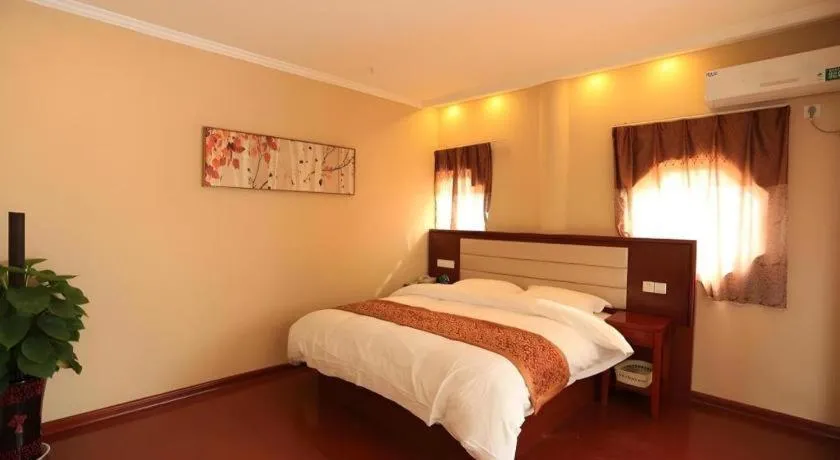 Bed in GreenTree Inn Shandong Yuncheng Ximen Street Songjiang Kung Fu School Business Hotel